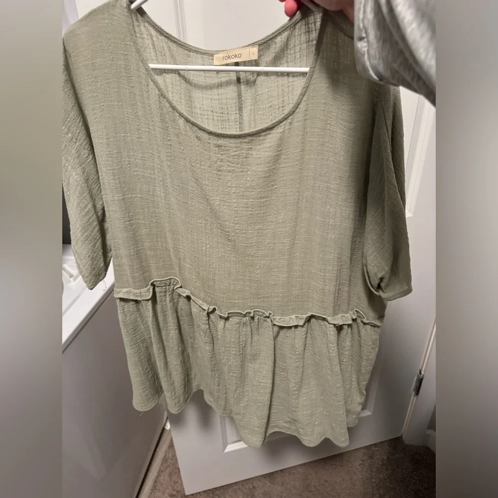 Sage Green Top - Picture 2 of 2